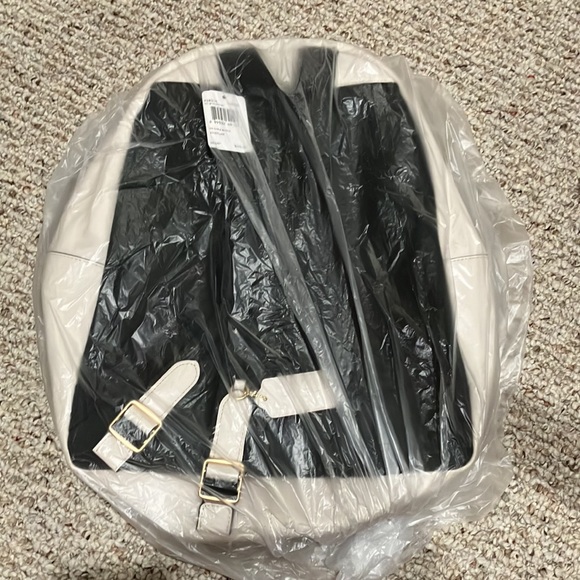 Coach Charlie Backpack In Signature Canvas F58314 - Picture 5 of 11